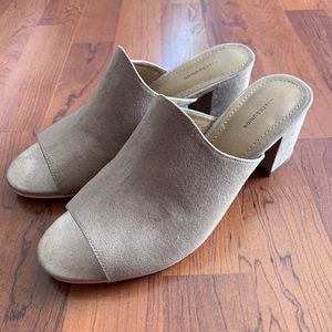 Women’s shoes Size 9 (Never used)